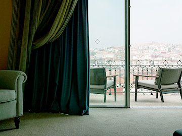 Luxury hotel with view in Porto